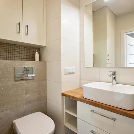 Modern, Two Bedroom, Shipyard View By Grand דירה